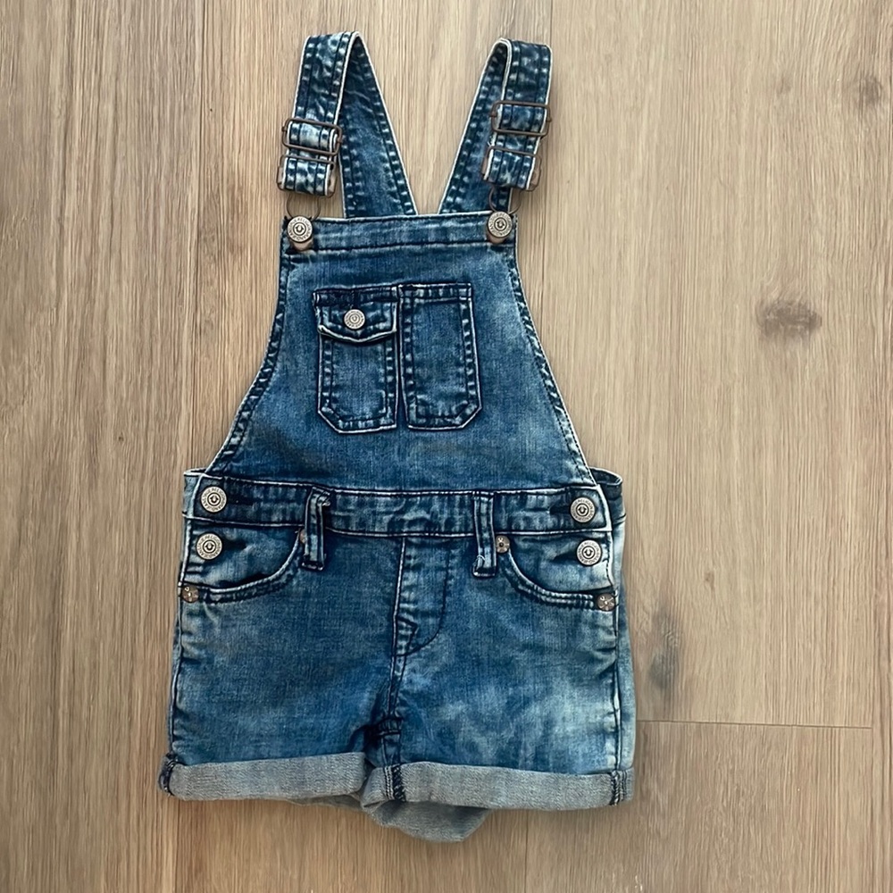 True Religion 3T girls overalls. Great condition.